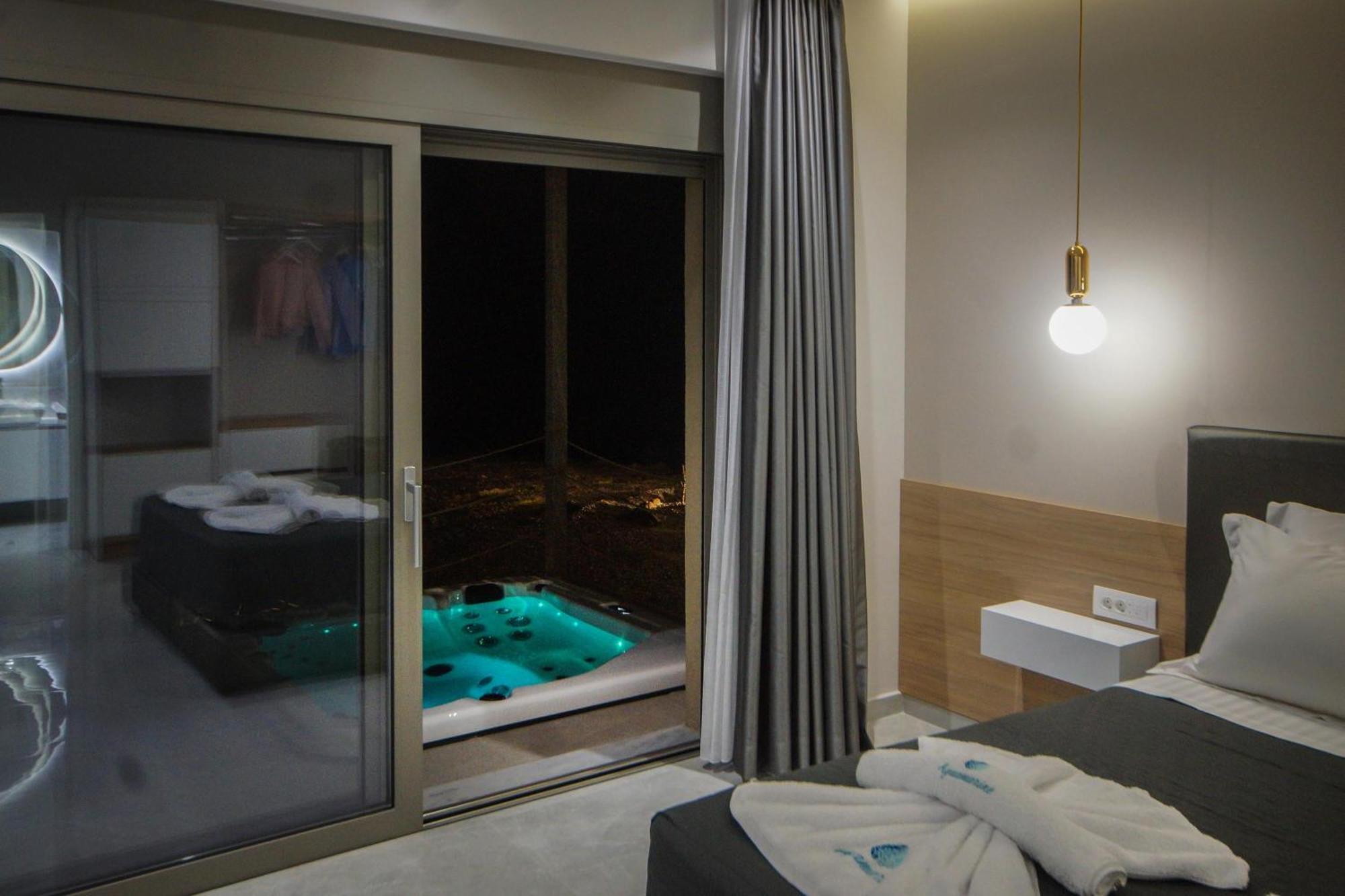 Aquamarine Luxury Suites Archangelos  Eksteriør billede